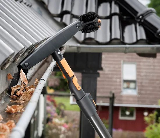 FISKARS QuikFit Gutter Cleaner   Shaft Telesc L