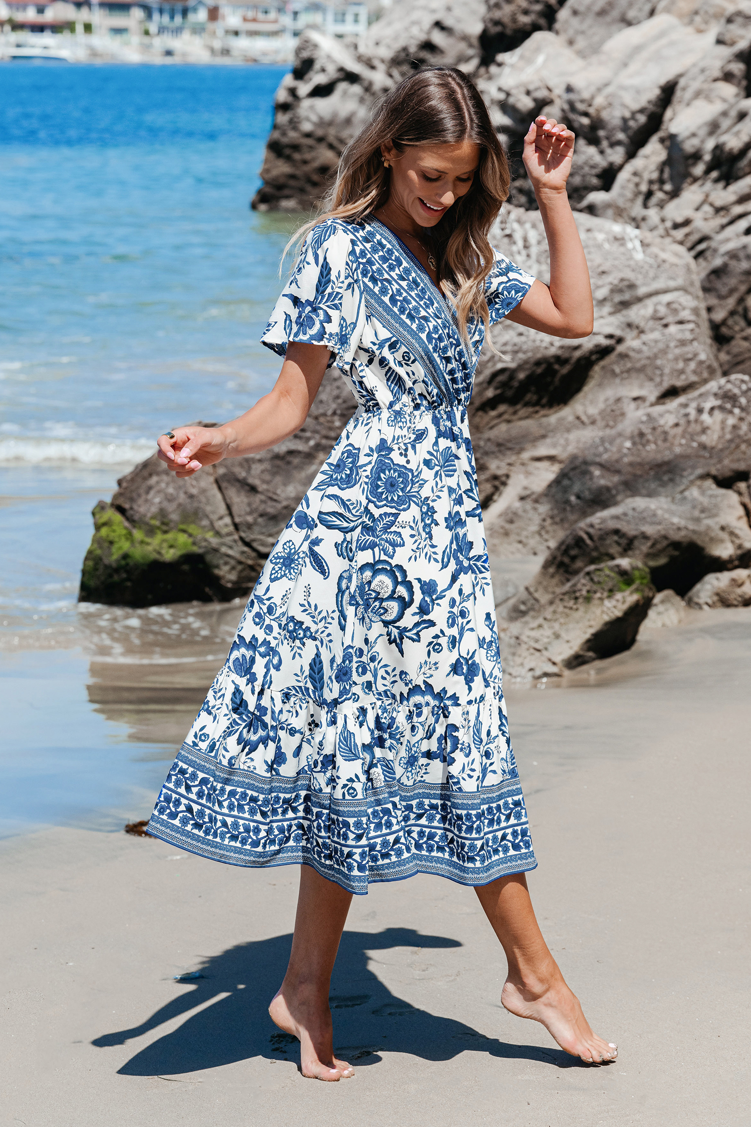 Robe midi avec col surplis à volants et imprimé floral