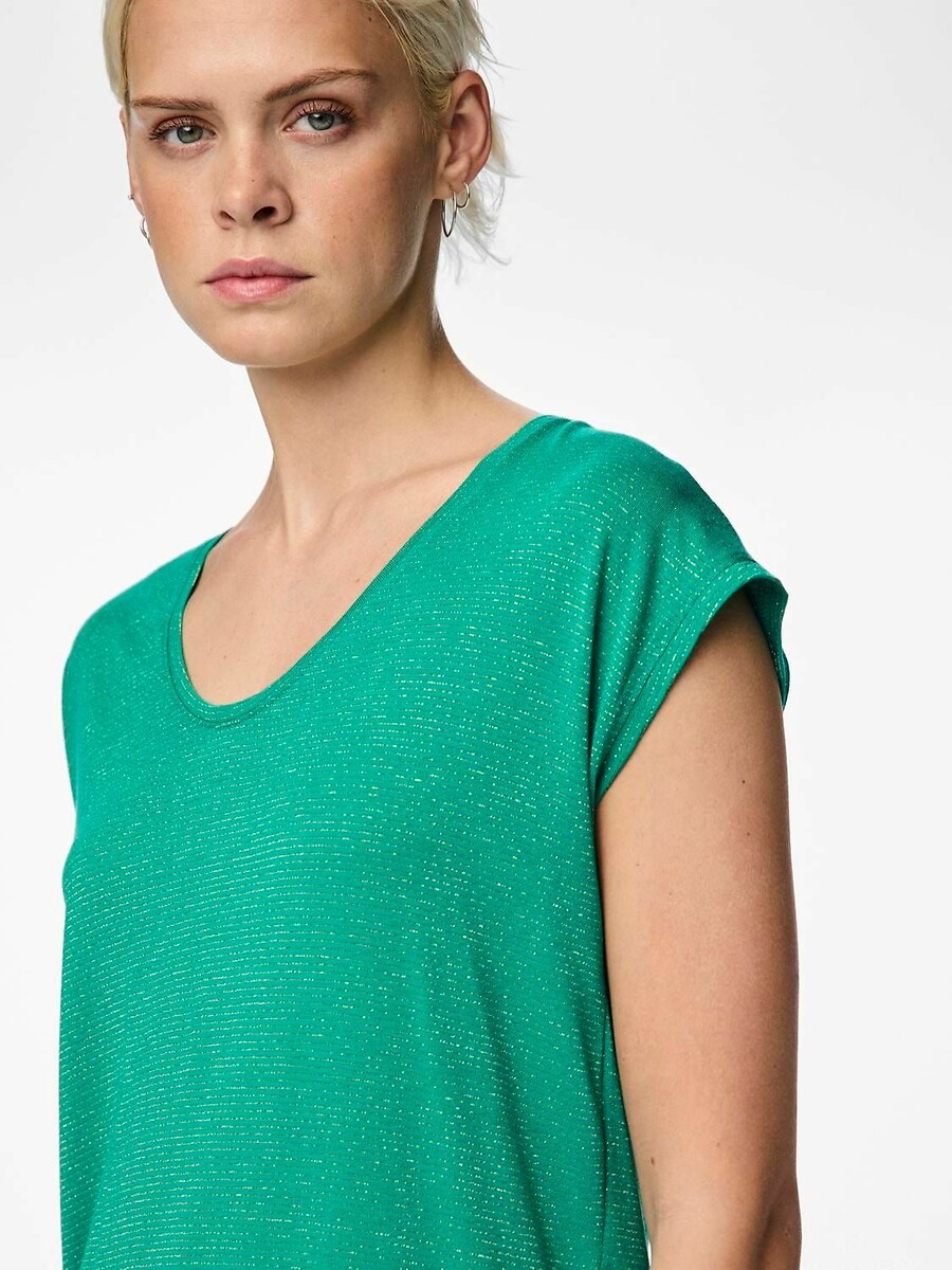 PEÇAS<br>Camiseta com efeito brilhante