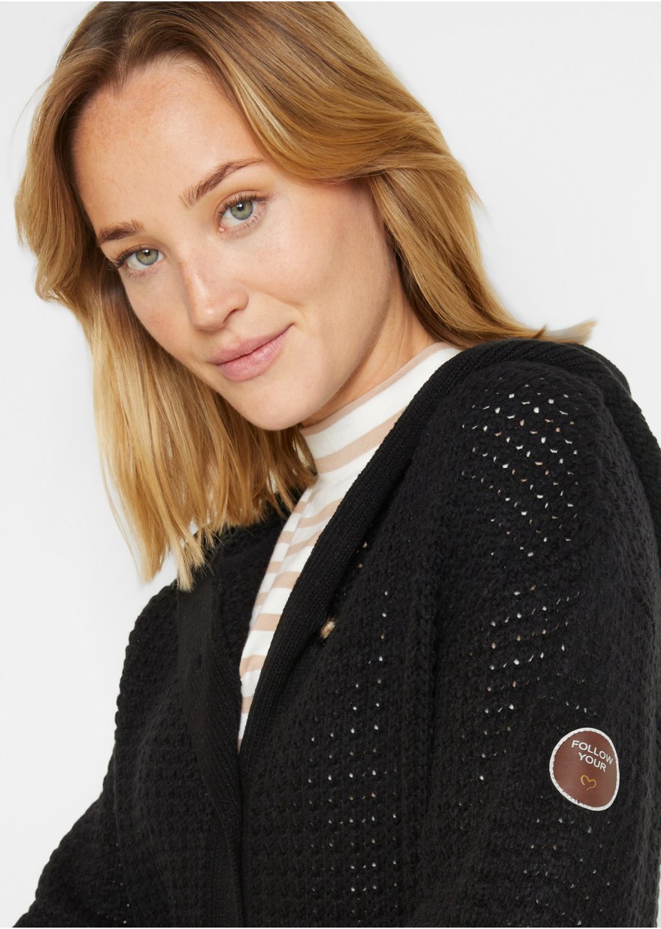 Veste en maille à gros boutons et capuche