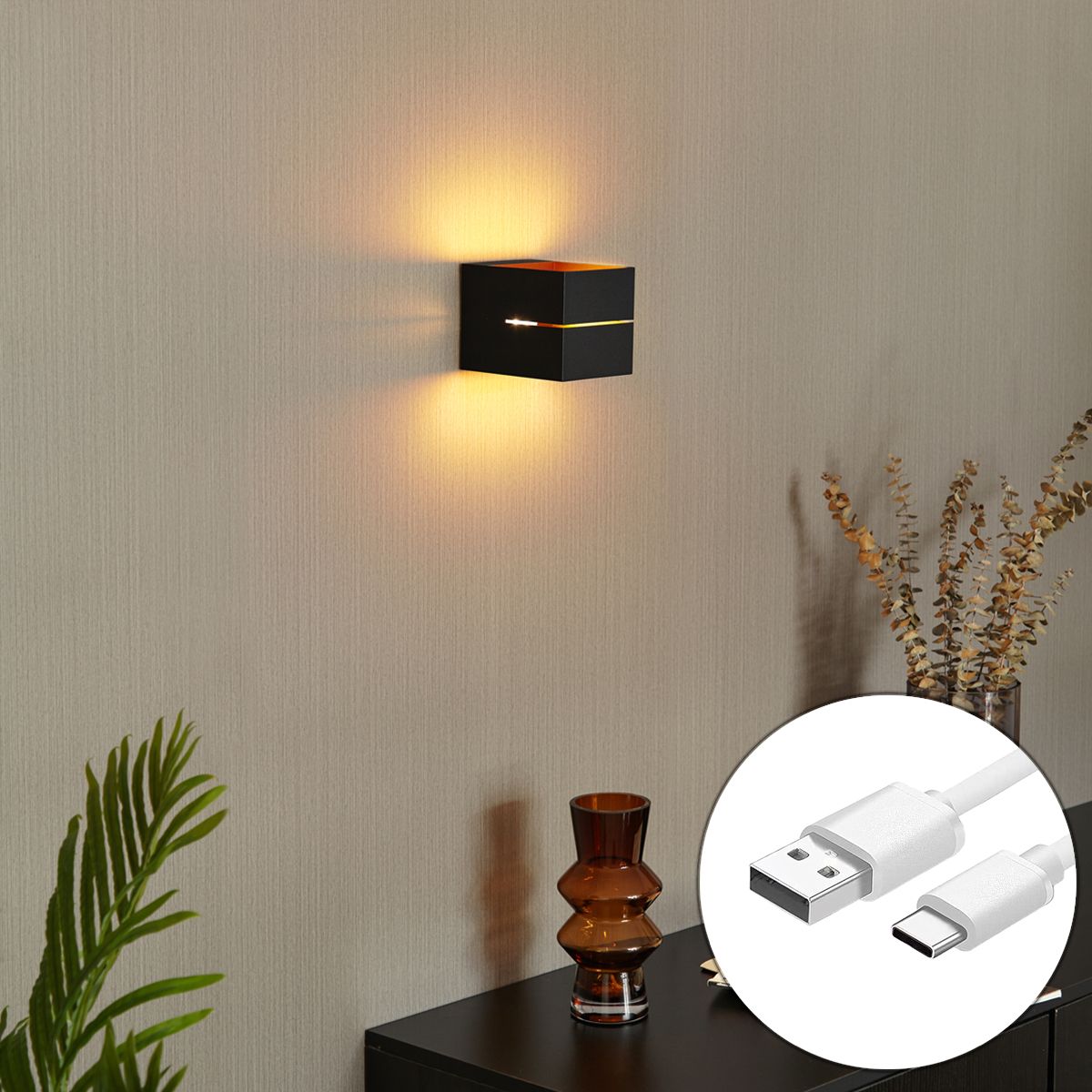 Moderne wandlamp zwart met gouden binnenkant incl. LED en touch dimmer oplaadbaar - Joris Groove