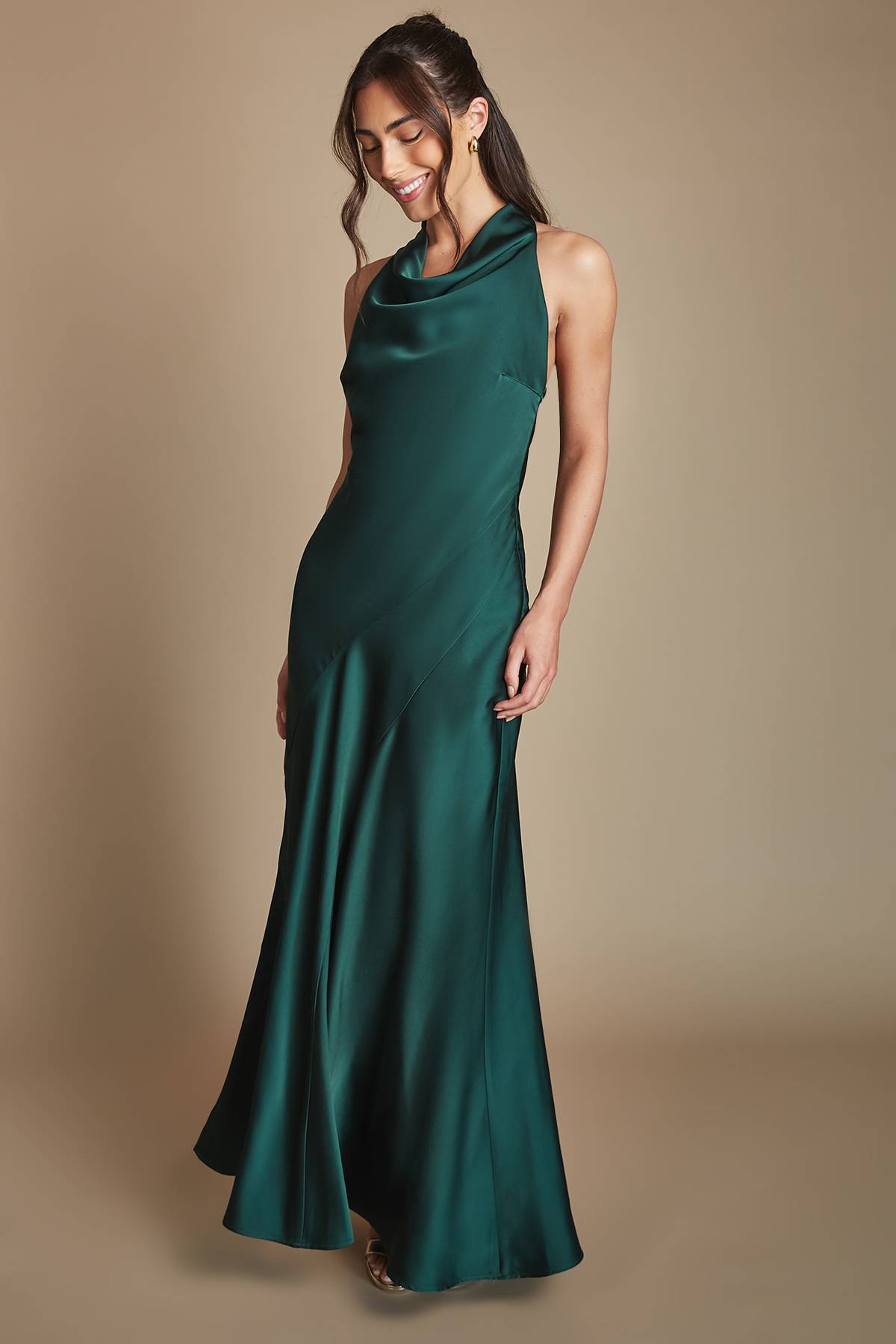 Oasis Robe De Demoiselle D'honneur Longue En Satin Émeraude À Col Bénitier Et Dos Nu
