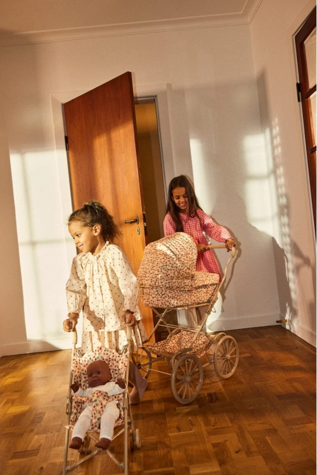 Konges Sløjd Doll Pram marguerit berry