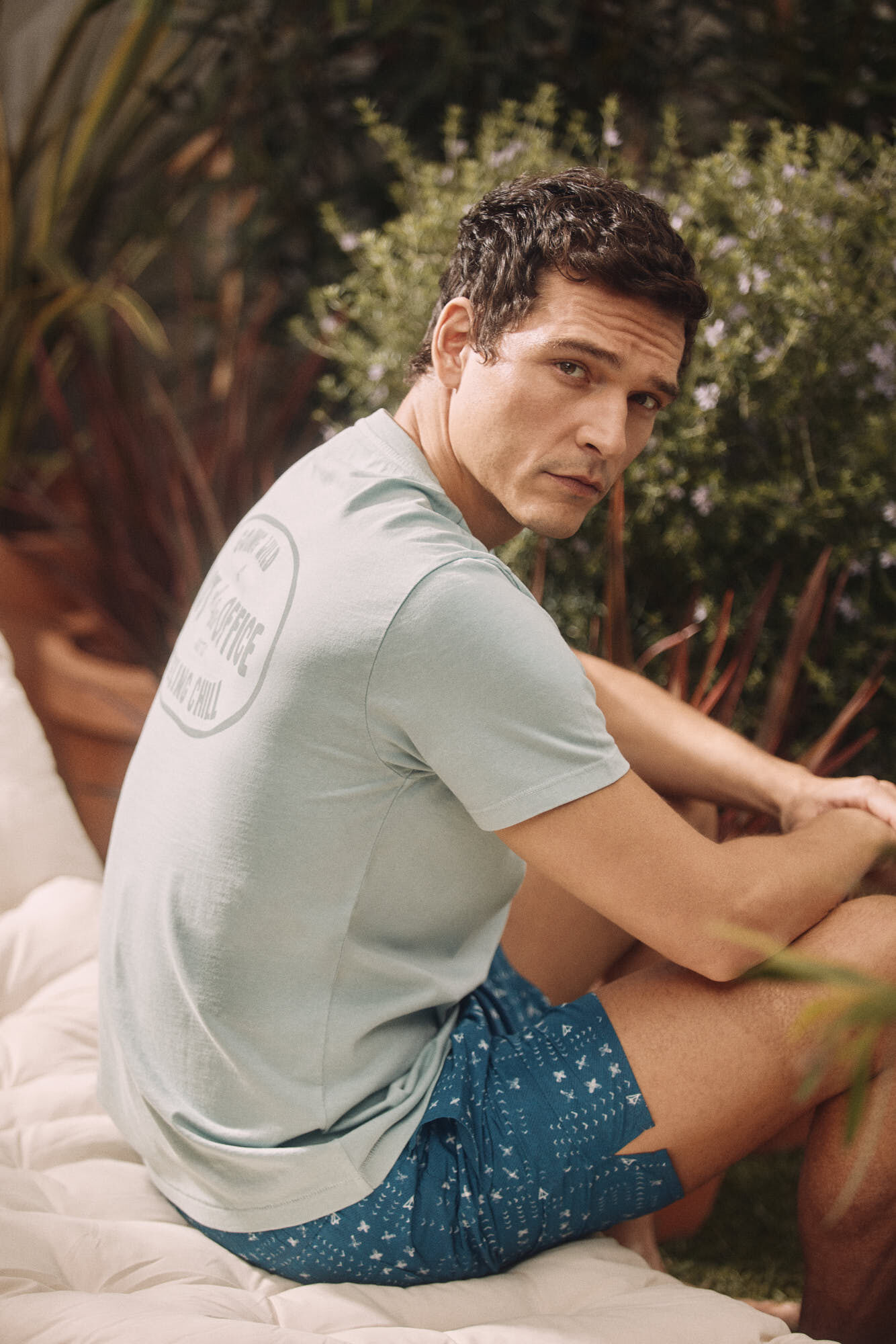 Camiseta estampada com texto nas costas - Turquesa