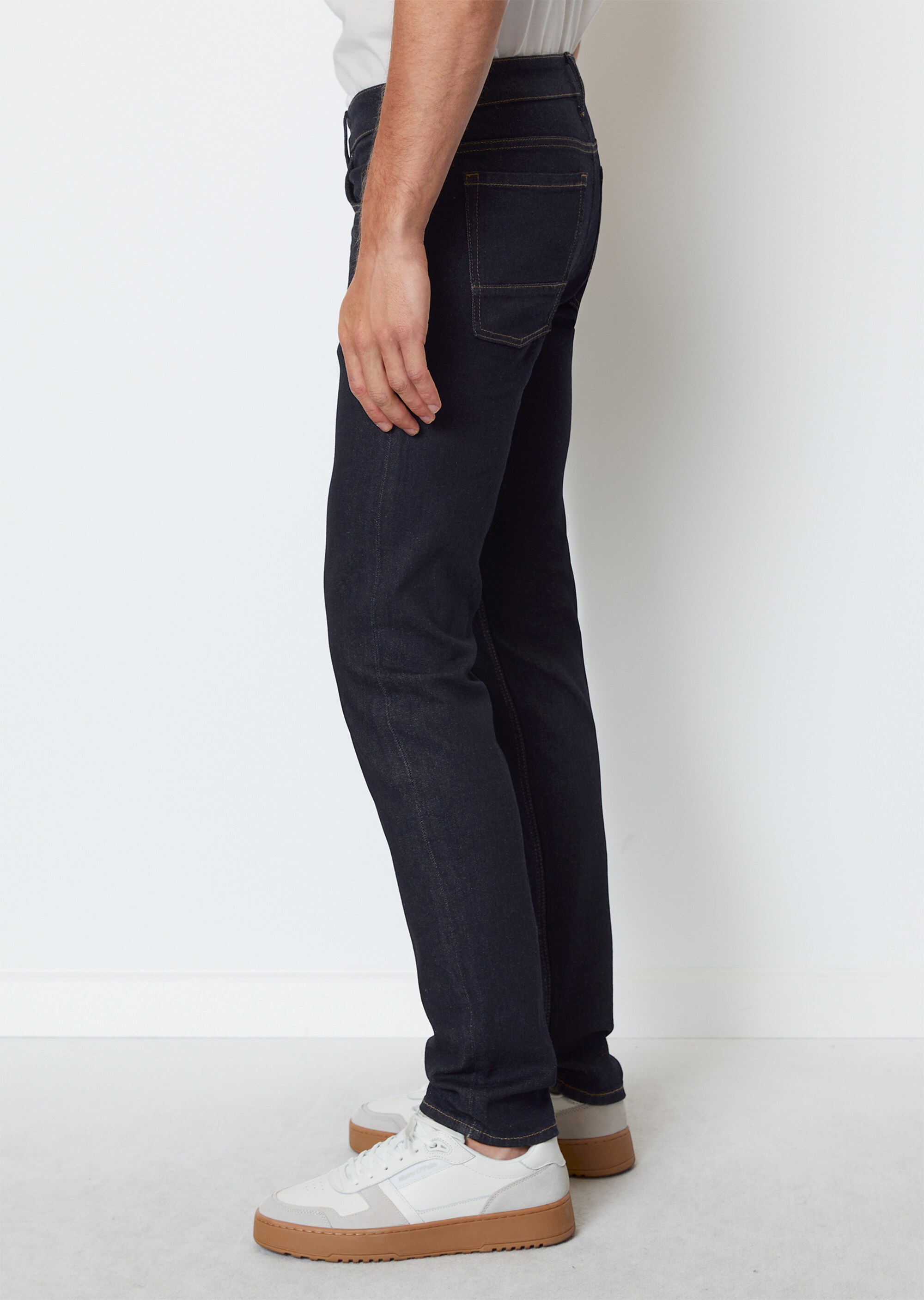 Jeans Modell SJÖBO shaped aus Bio-Baumwolle-Mix