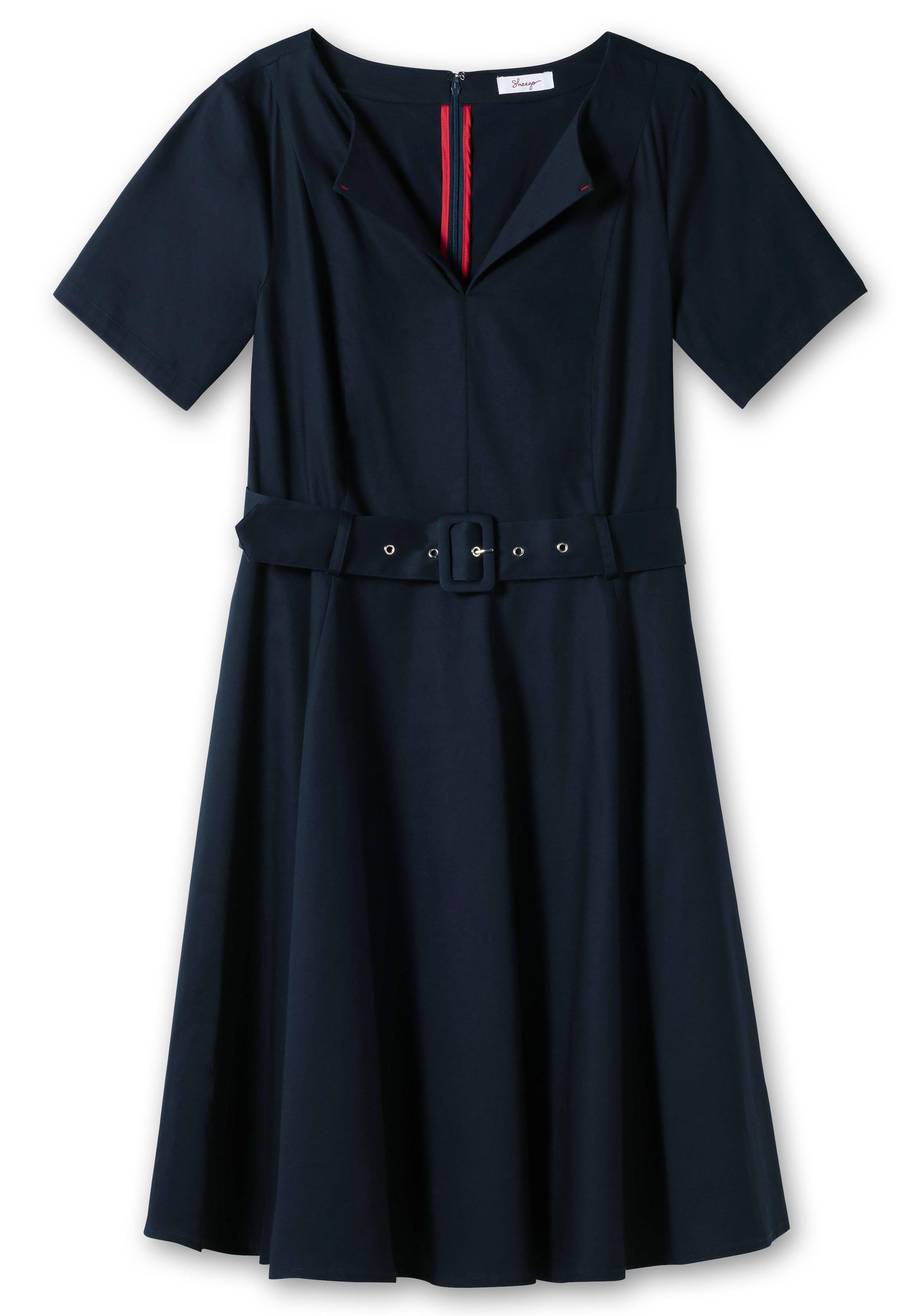 Weit schwingendes Kleid mit Gürtel und Reverskragen