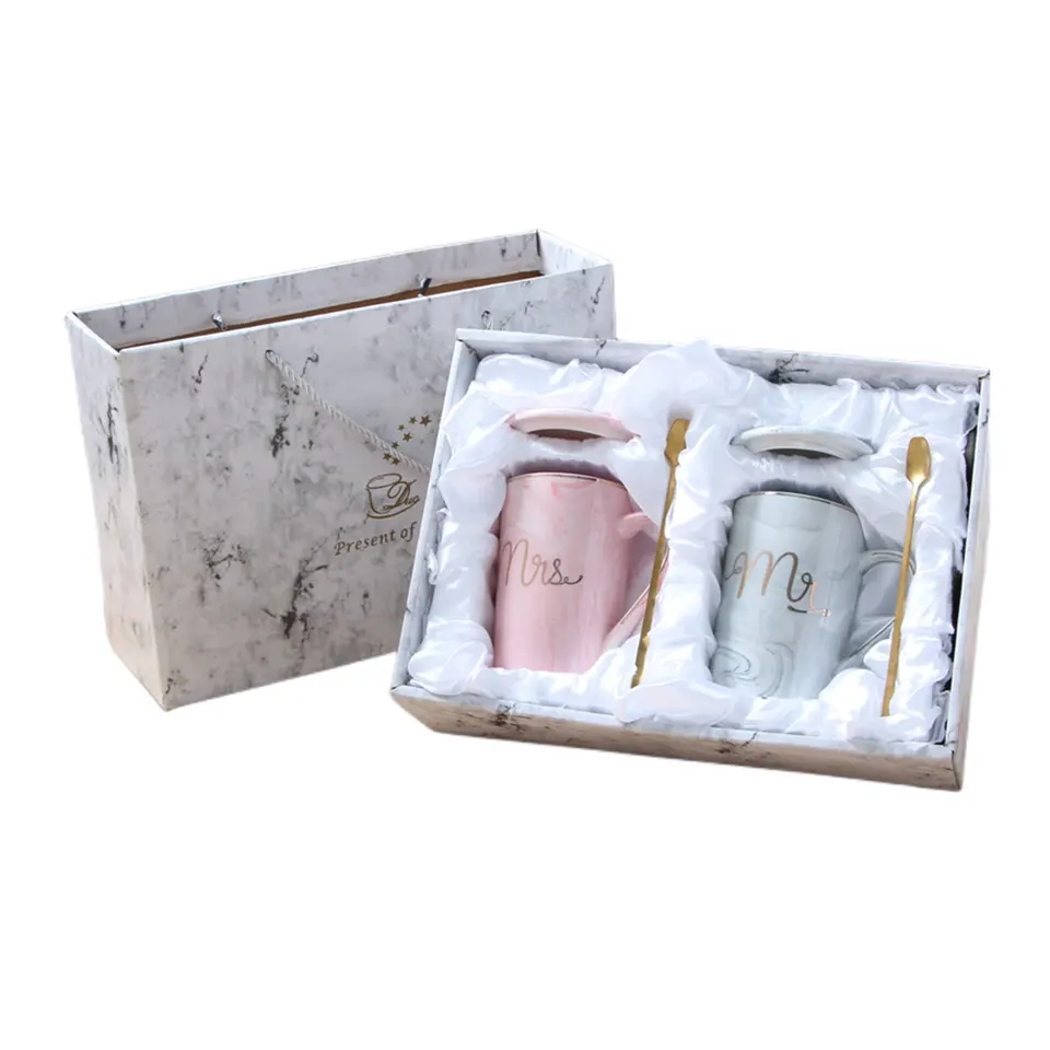 (6-tlg. Set) 400ml Keramik Kaffee Tasse Hochzeits Geschenk Couple Cups inkl. Deckel   Löffel - Mr & Mrs
