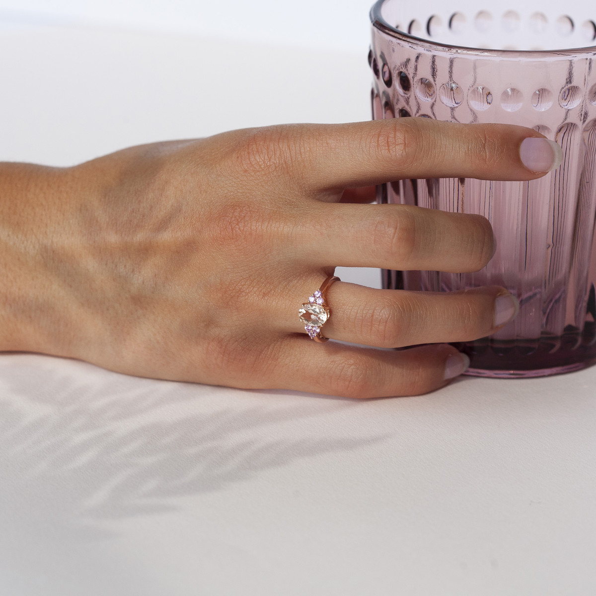 Bague or 375 rose morganite ovale et saphirs roses