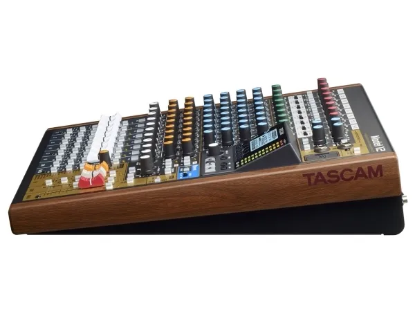 Tascam Model 12, 12 kanaler, Bluetooth, 16 W, Sort, Træ