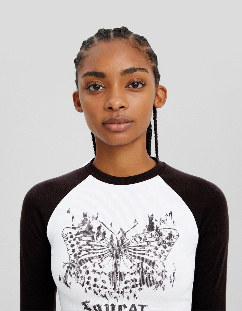 Camiseta longa raglan estampada