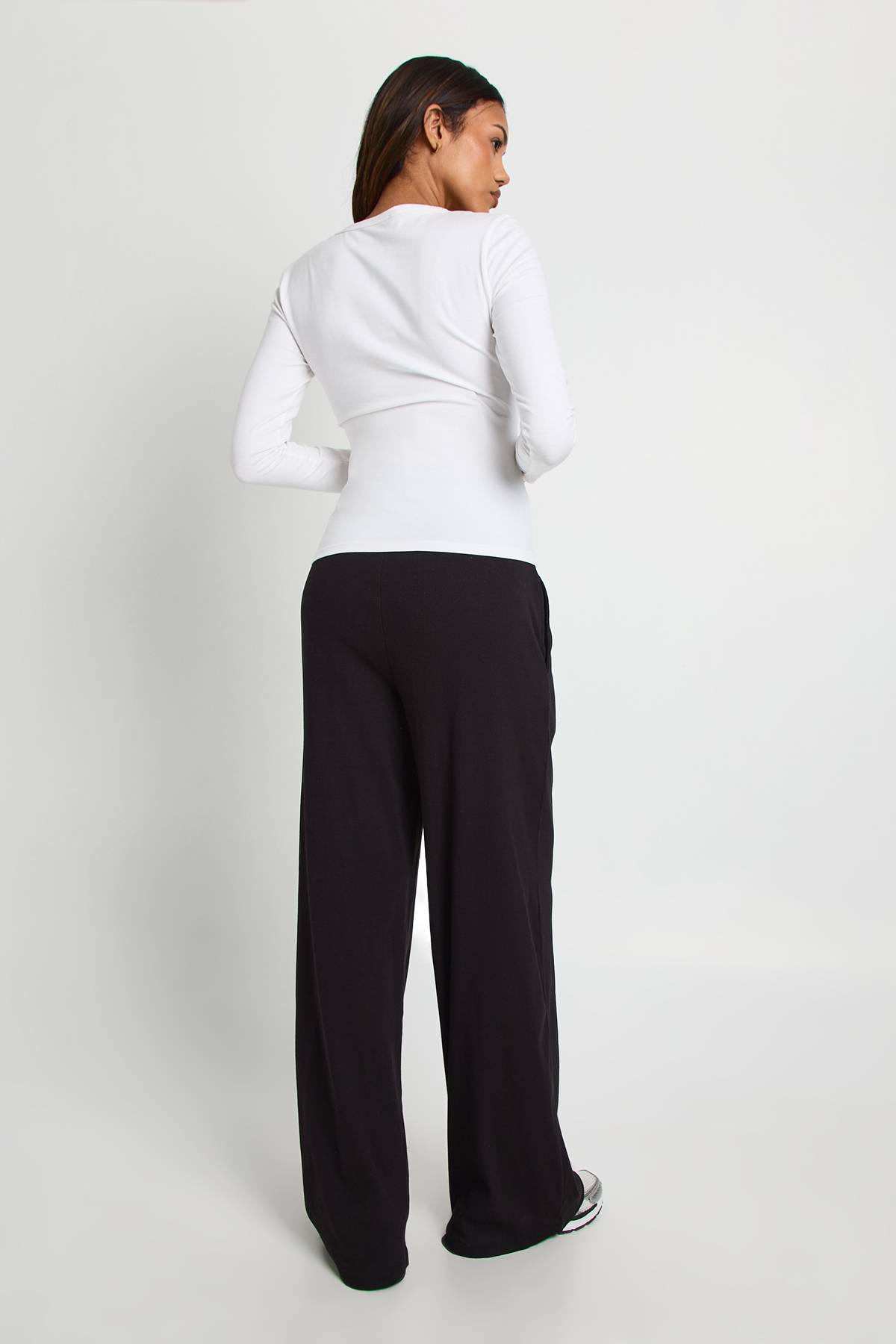 boohoo Pantalon De Maternité Côtelé À Jambes Larges Basique