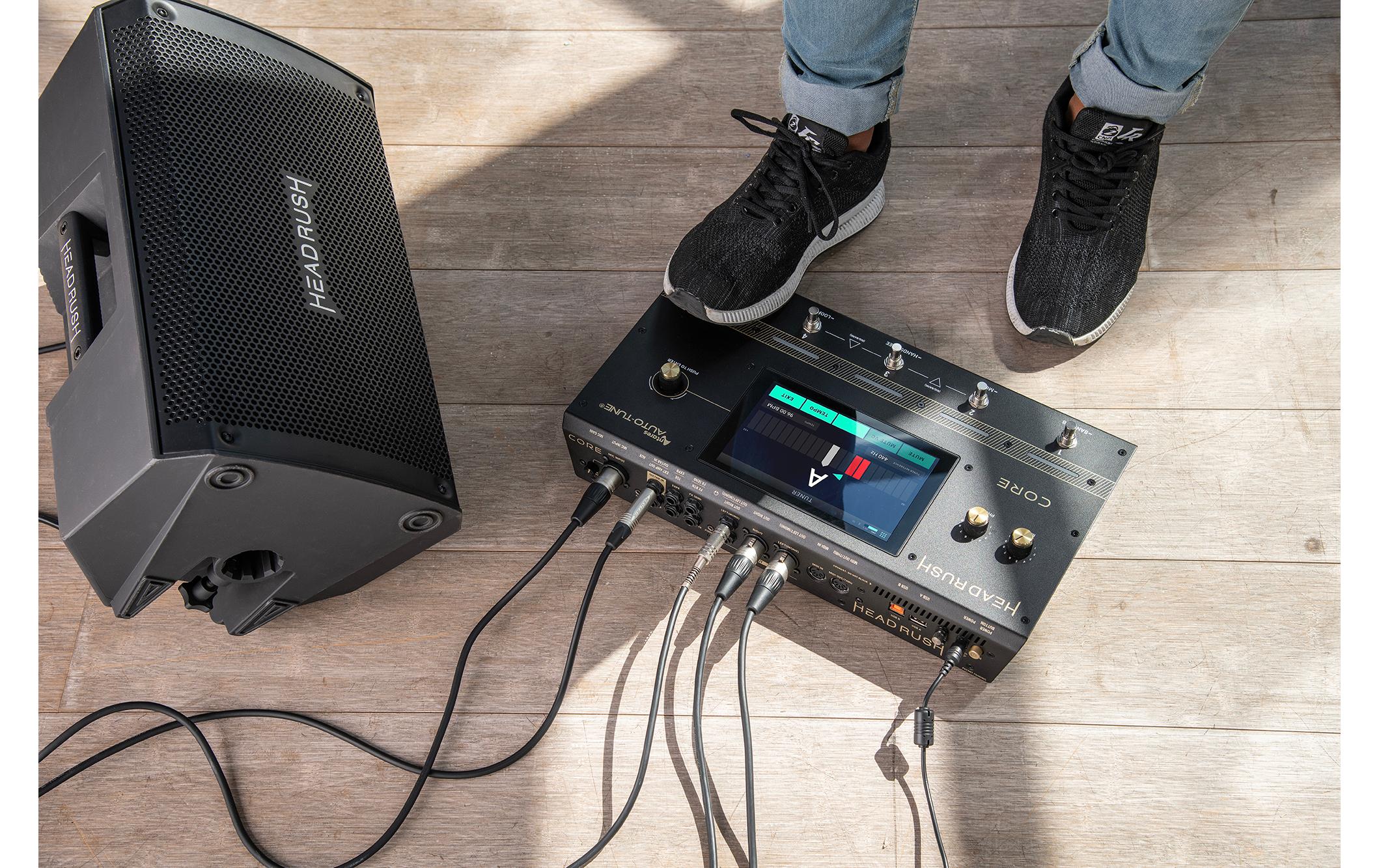 Effektgerät CORE<br>Perfekter Gitarren- und Gesangssound mit einem Tastendruck