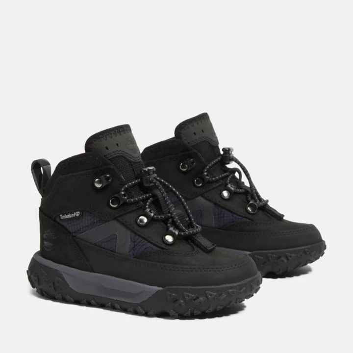 Tênis impermeável GreenStride Motion 6 para crianças pequenas, na cor preta.