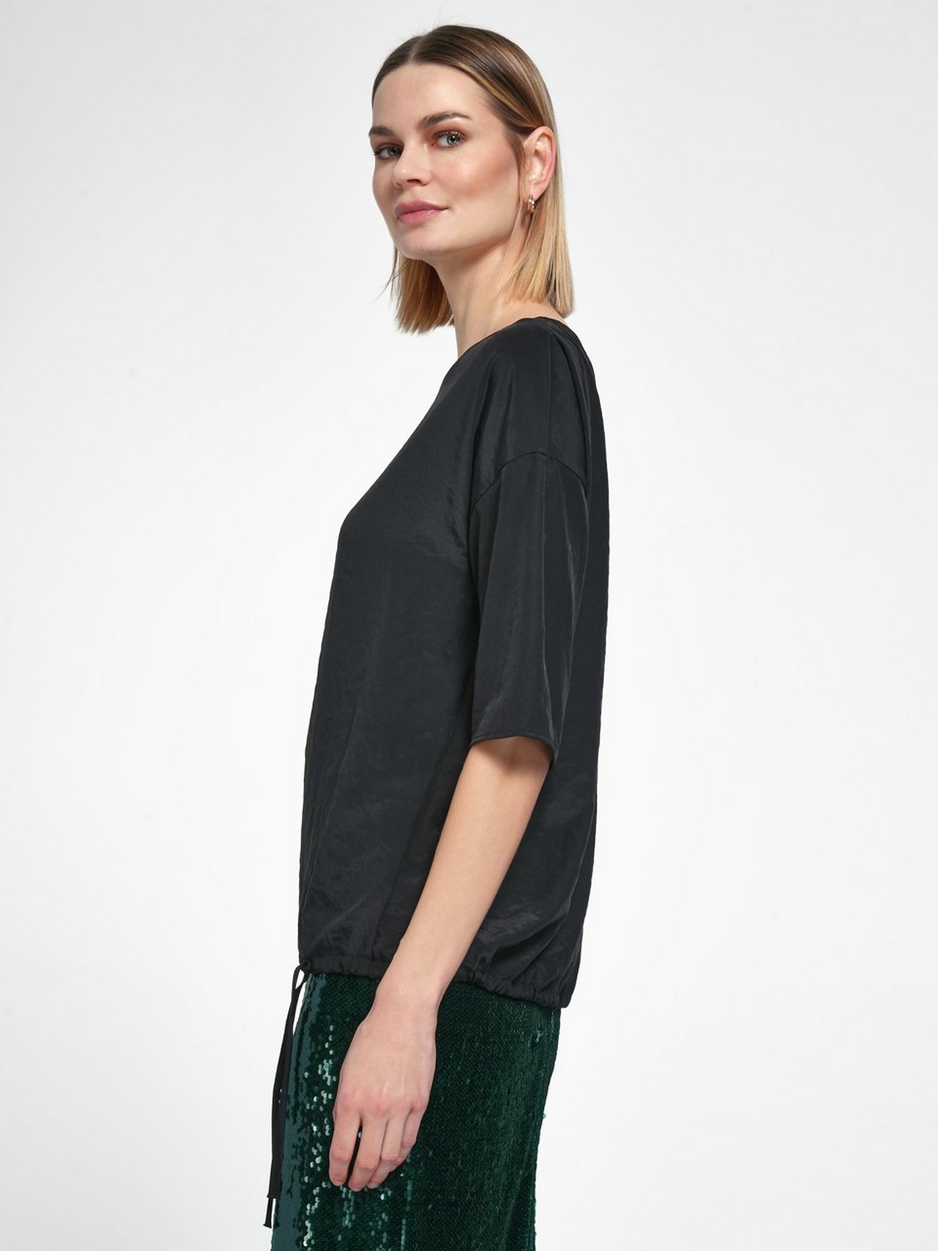 Bluse mit überschnittener Schulter