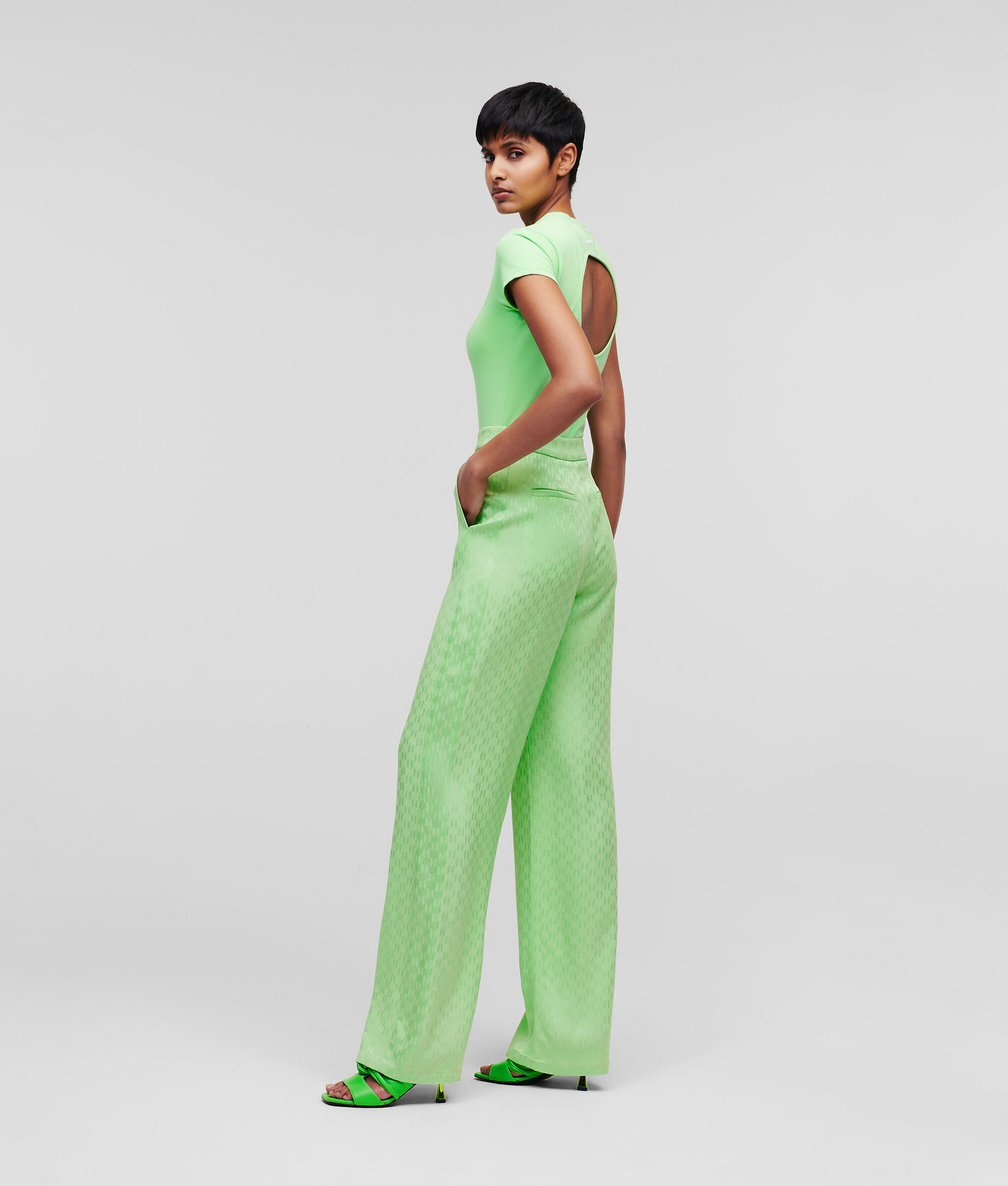 PANTALON KL MONOGRAM SÉLECTIONNÉ PAR HUN KIM