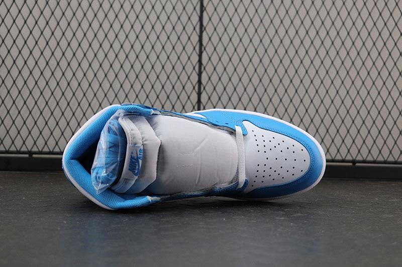 Air Jordan 1 UNC