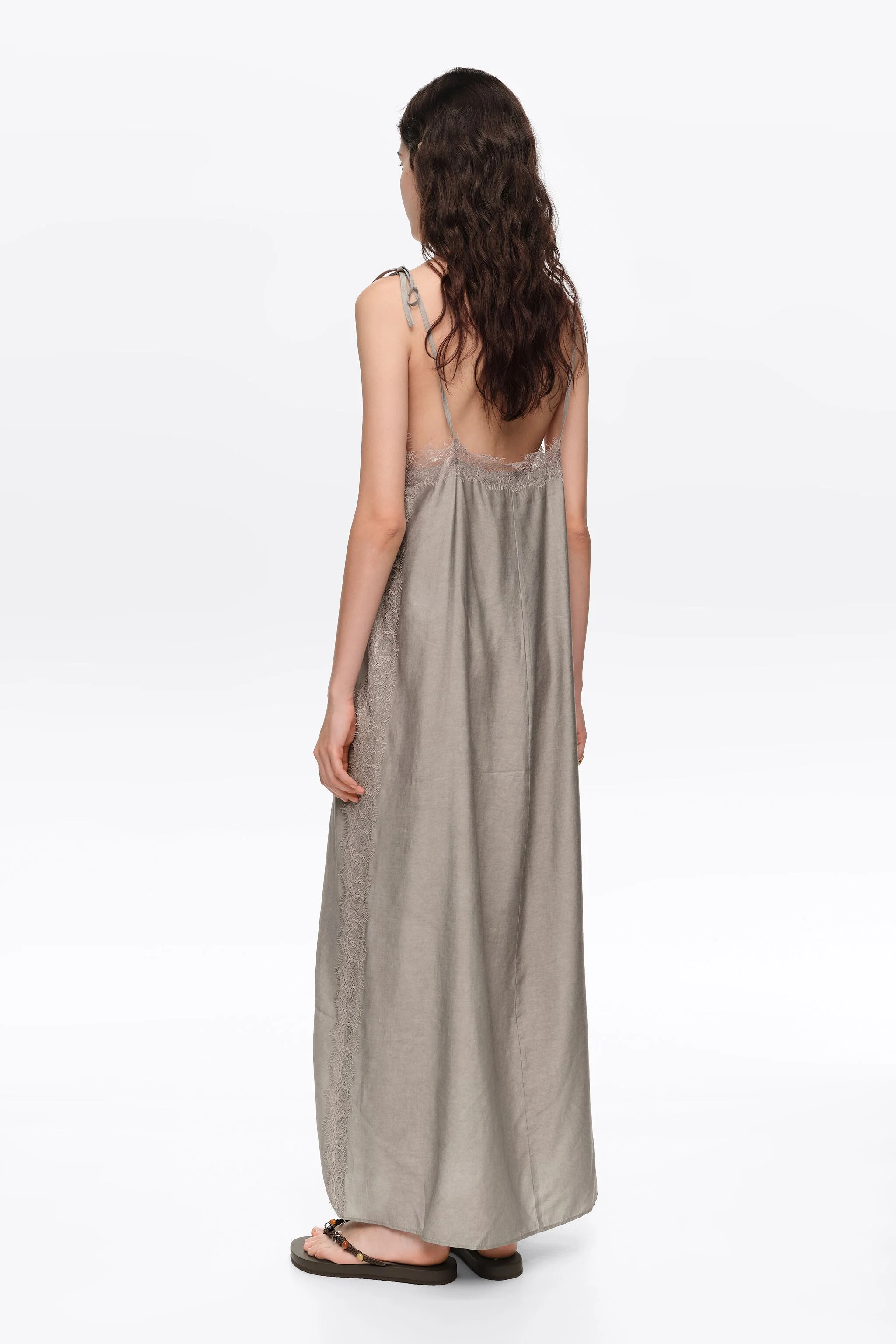 Vestido camisola prateado fluido