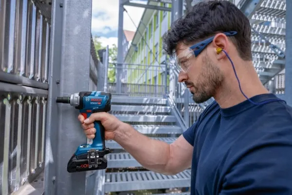 Bosch SLAGNØGLE GDS 18V-330 HC 2X4AH PC LB GCY