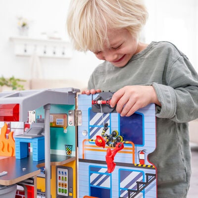 KidKraft Adventure Bound 2-in-1 Brannbil Lekesett