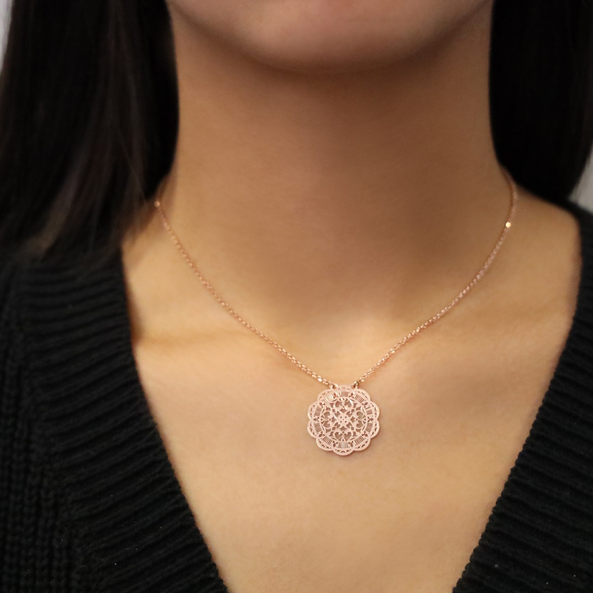 Collier Argent Rond Acanthe Rose