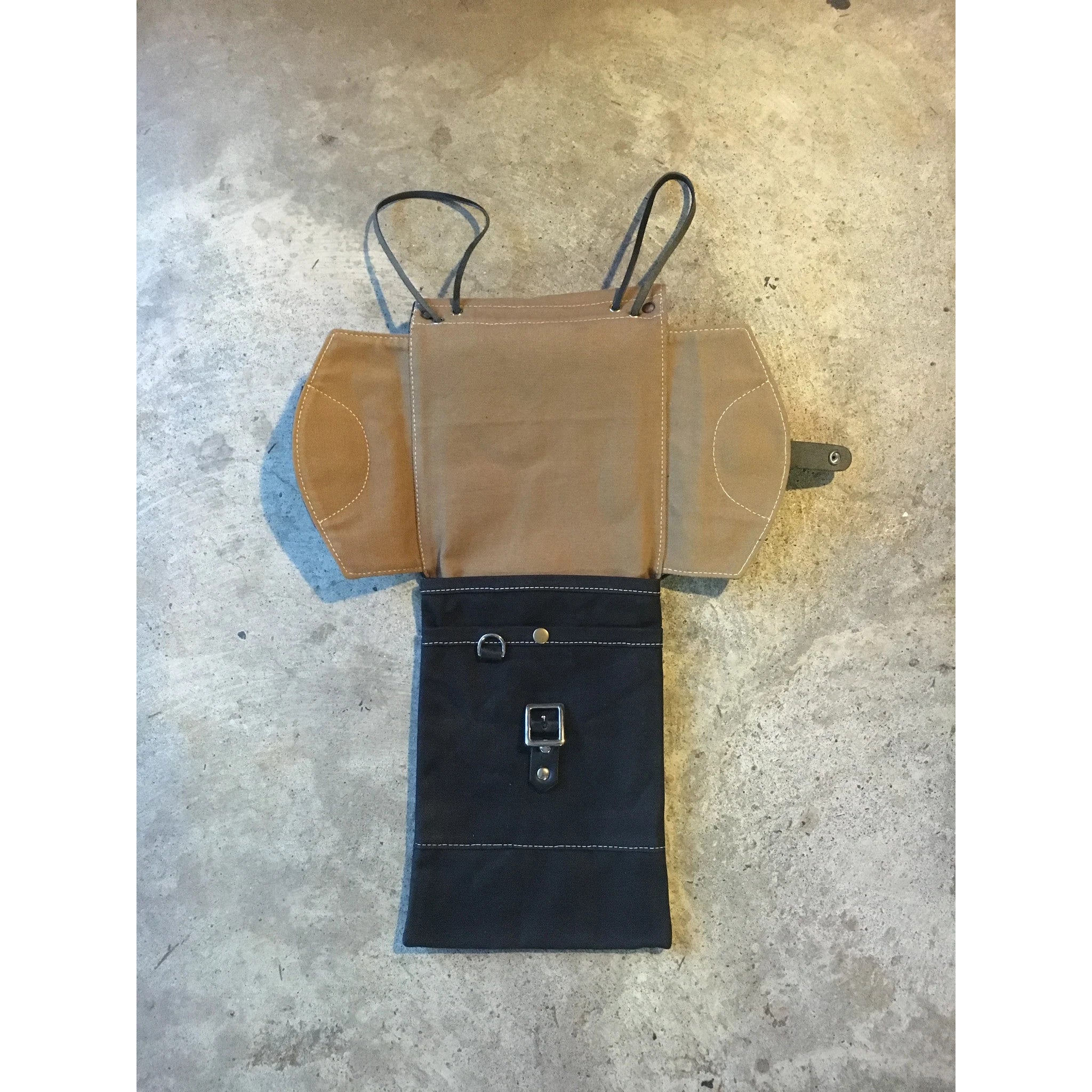 Tackle Waxed Canvas Compact Black drumstokkentas