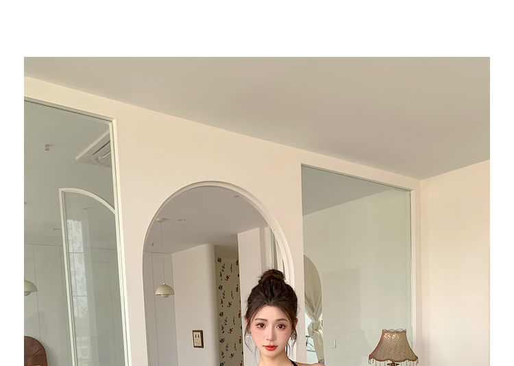 Yilda - Halter Effen Uitlopende Jumpsuit