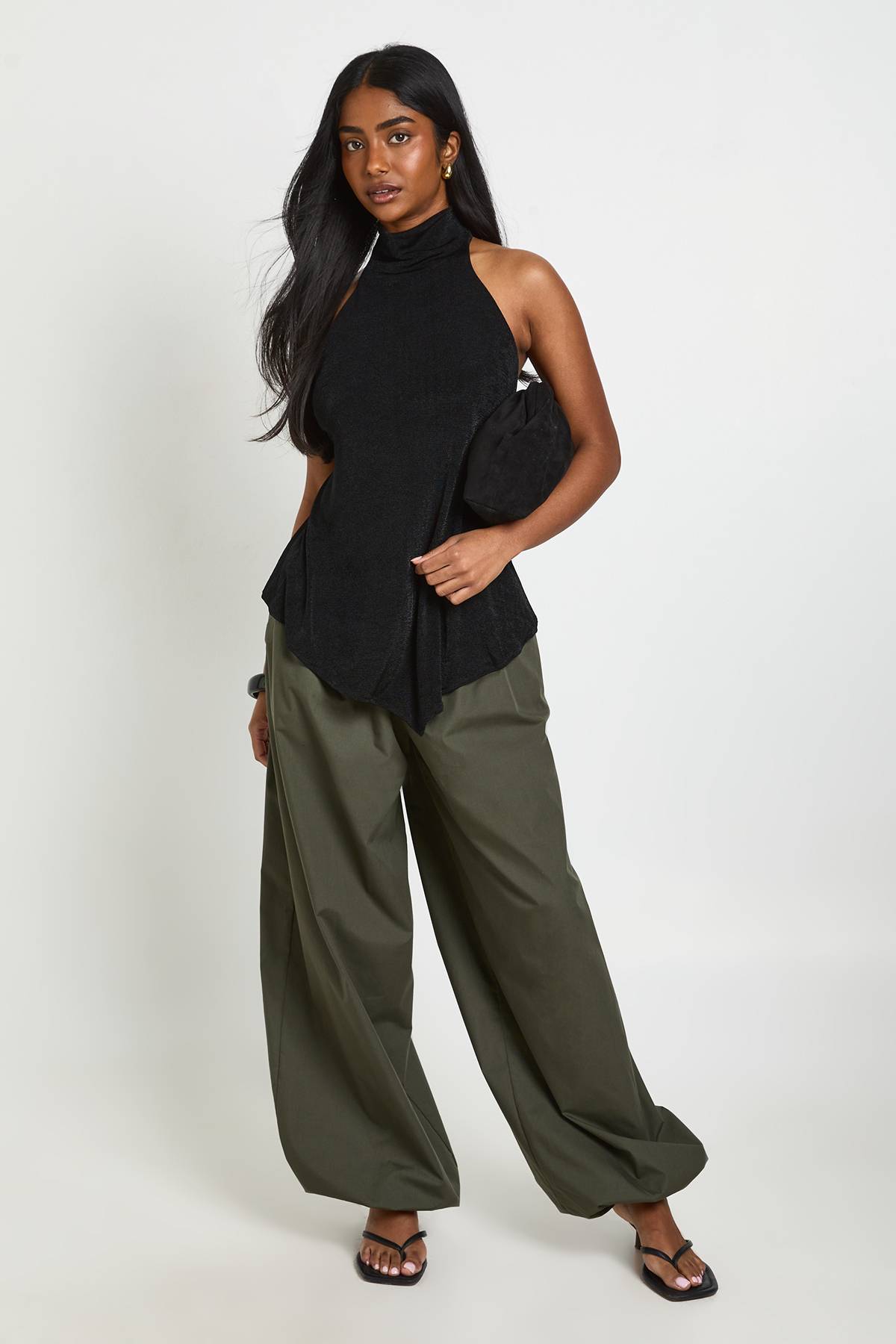 boohoo Haut Asymétrique Col Licou Haut En Acétate Slinky