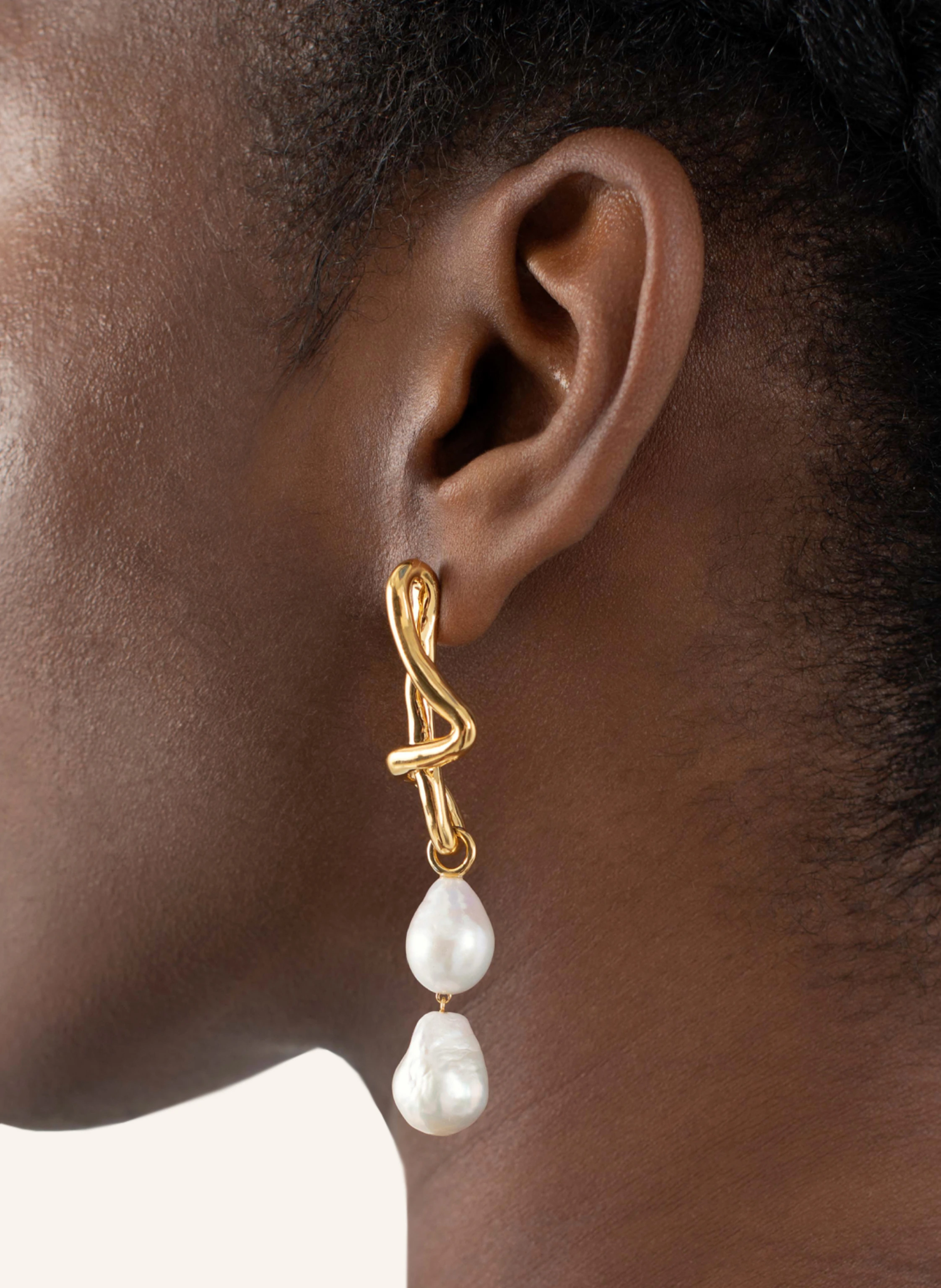 MISSOMA Ohrringe MOLTEN PEARL DROP by GLAMBOU