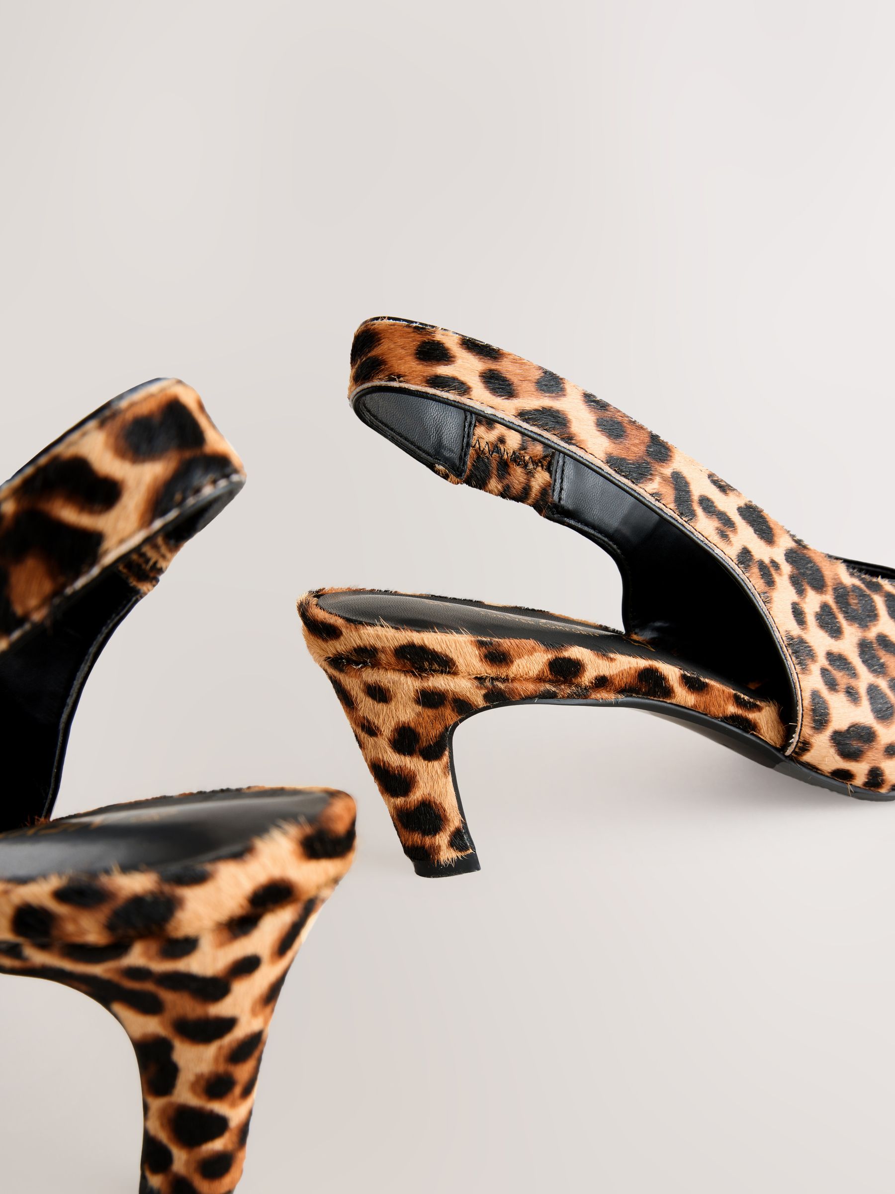 Luipaard - Leren puntige teen slingback hakken