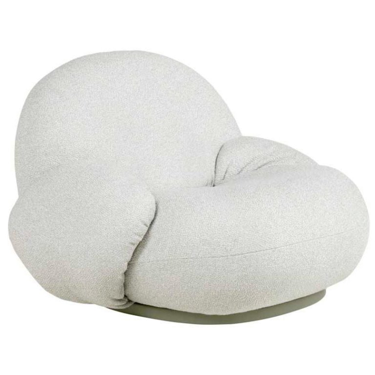 Gubi Pacha fauteuil met armleuning buiten limonta plutarco 158