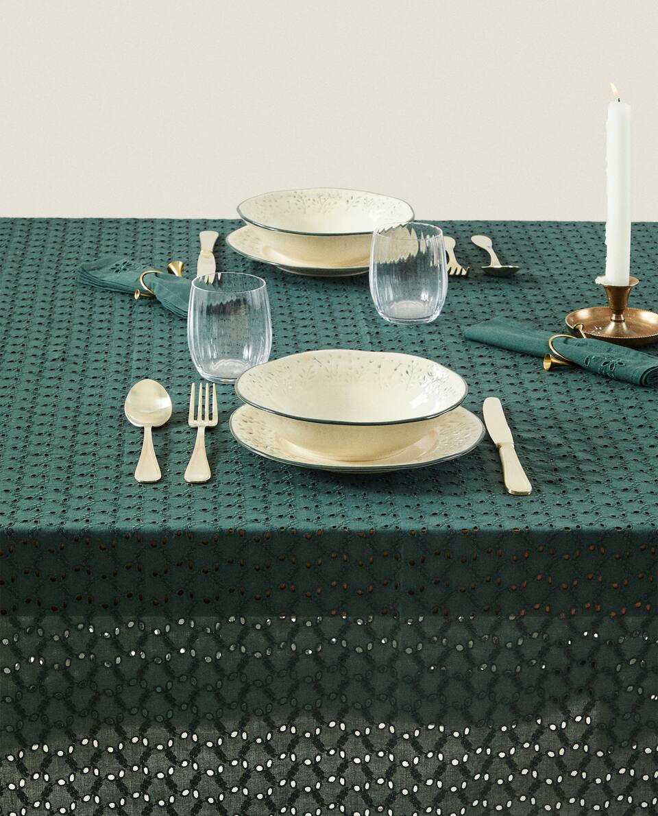 TOALHA DE MESA DE NATAL EM ALGODÃO BORDADO