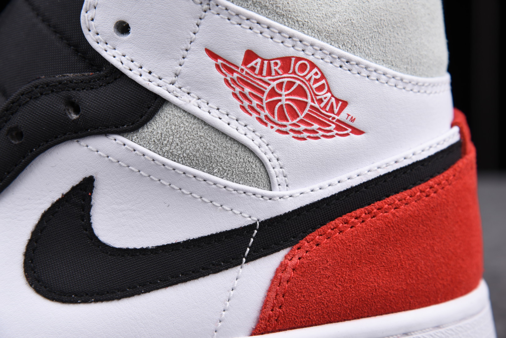 Jordan 1 Mid SE Union Black Toe