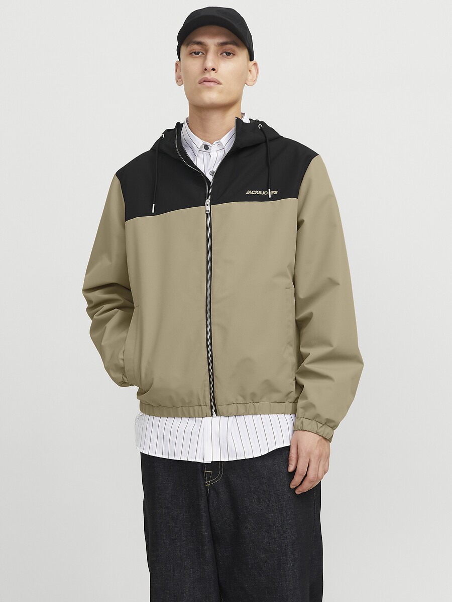 JACK & JONES<br>Jaqueta leve com capuz