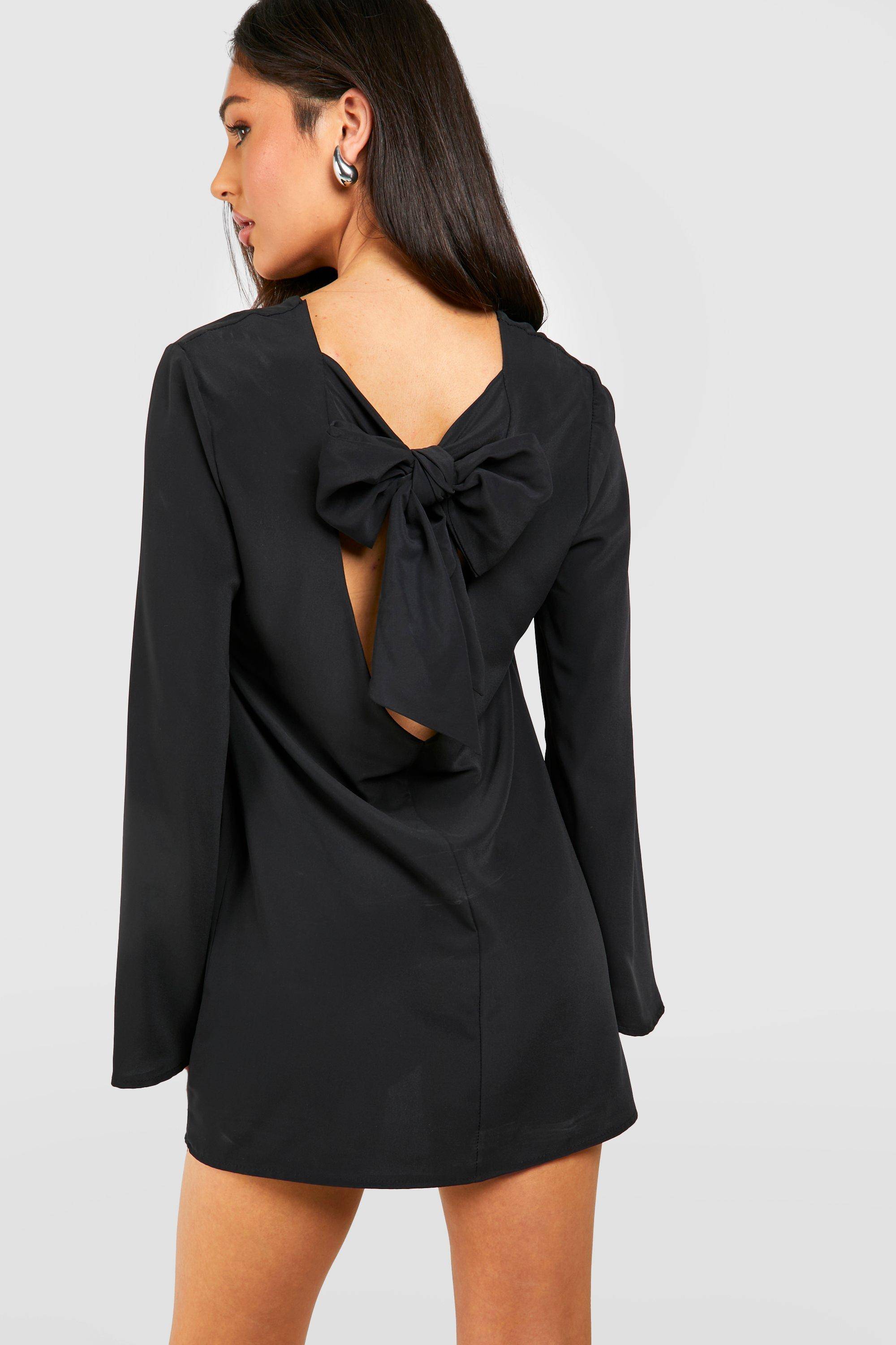 boohoo Petite Robe Mini à Dos Ouvert avec Détail de Nœud