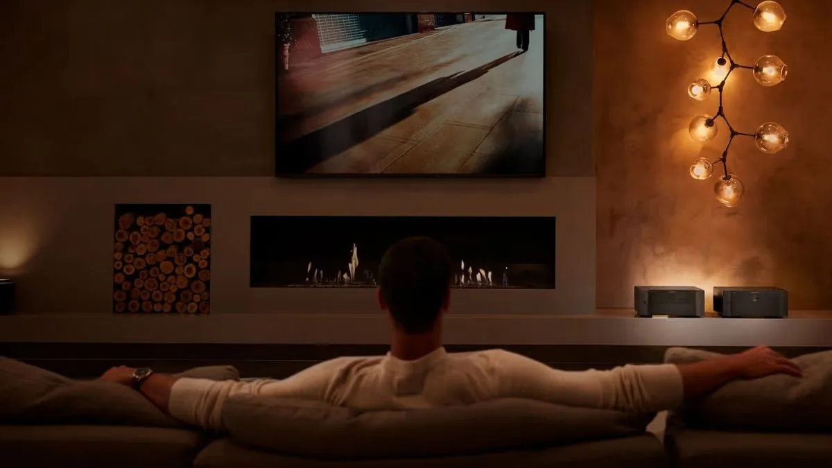 Marantz Amp   AV 10 Amplis home-cinéma