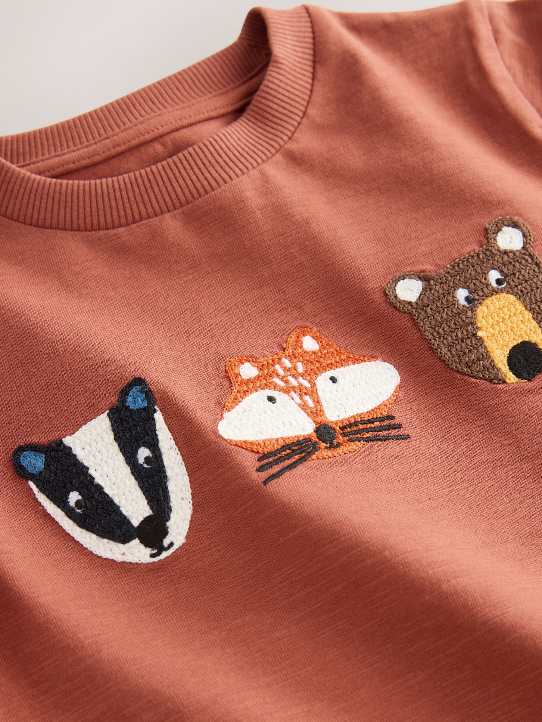 Roestbruine bosdieren van het bos - T-shirt met applicatie en lange mouwen (3 mnd-7 jr)