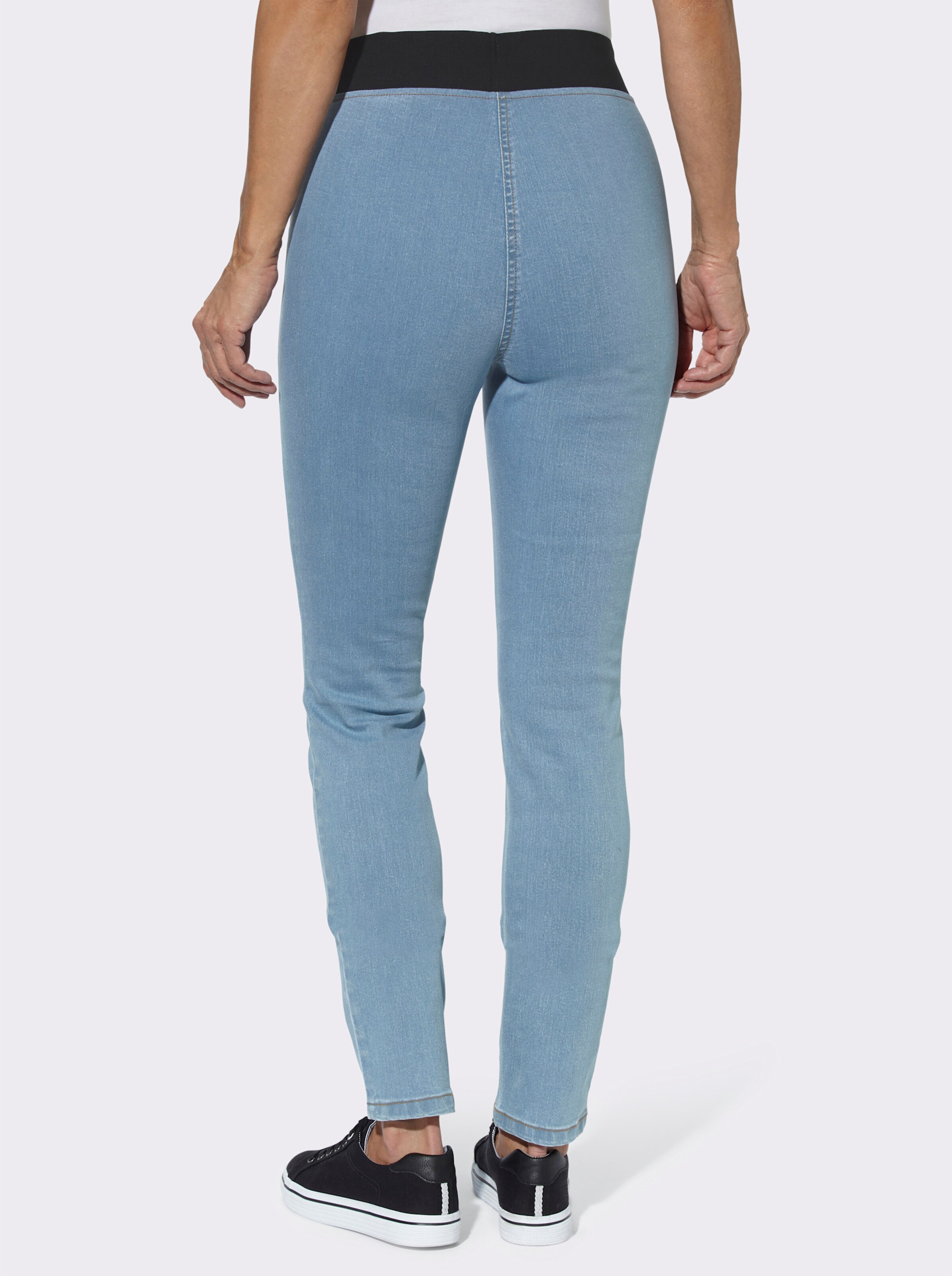 Schlupfjeans in schmaler Form