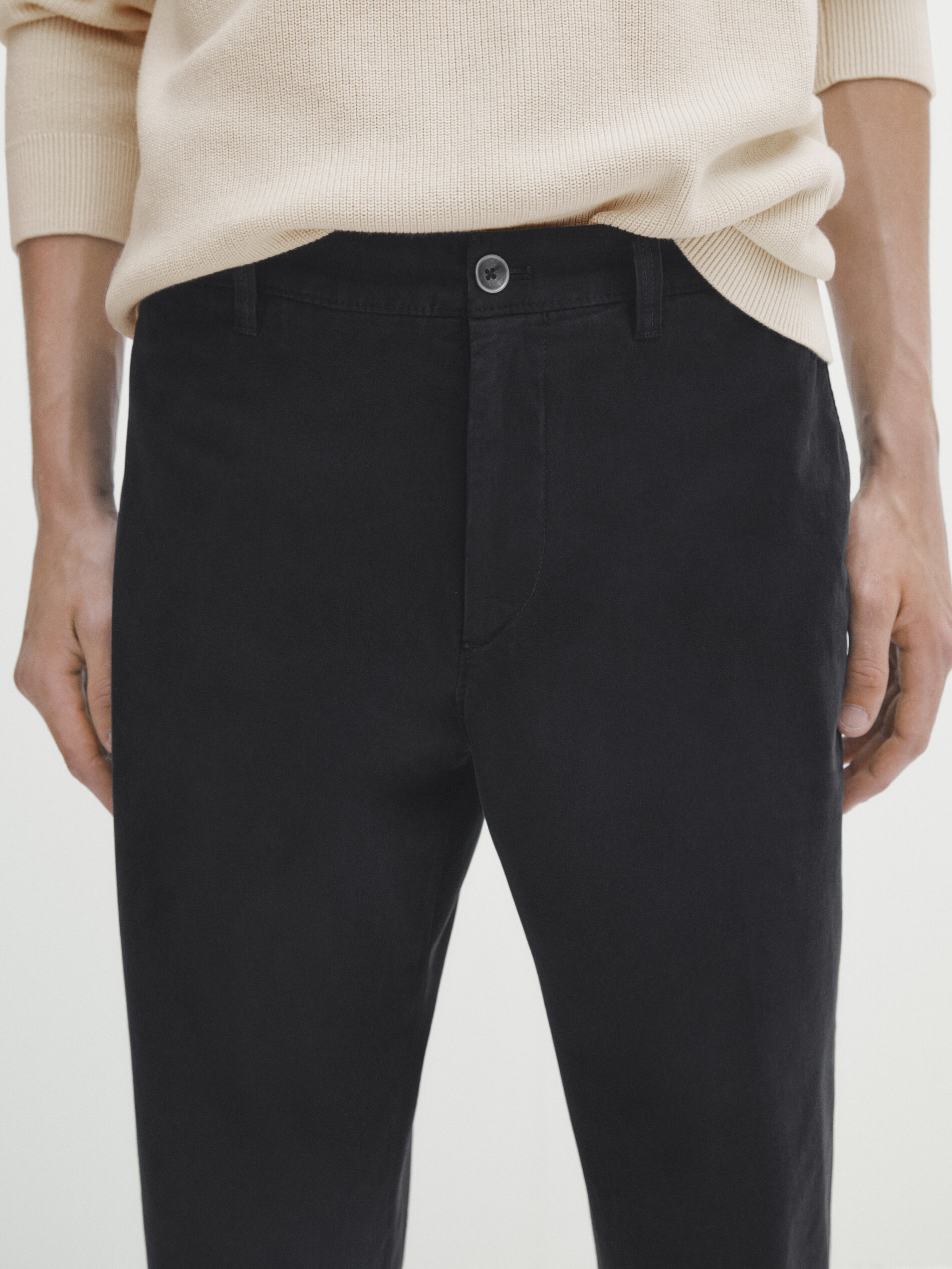 Calça chino em mistura de algodão, corte afunilado - AZUL MARINHO