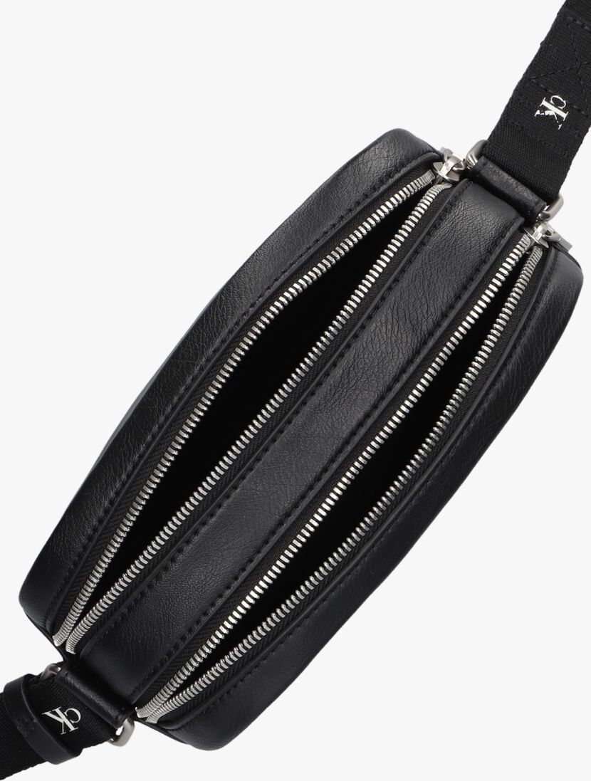 CALVIN KLEIN zwarte calvin klein schoudertas ultralight dblzipcamera bag21
