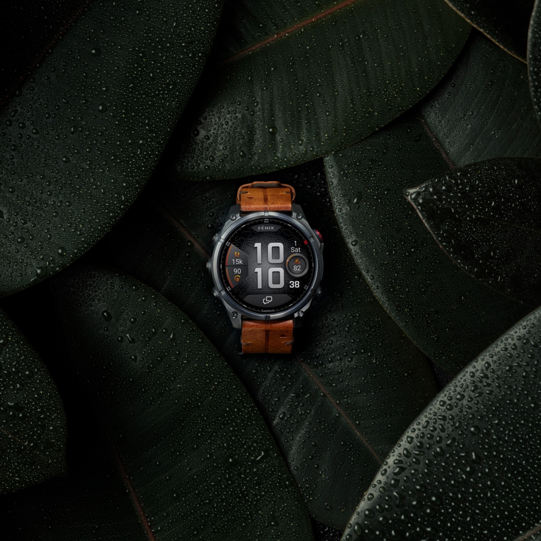 Garmin Fenix 8 Pro - 51mm AMOLED Sapphire Carbongrau / Leder braun