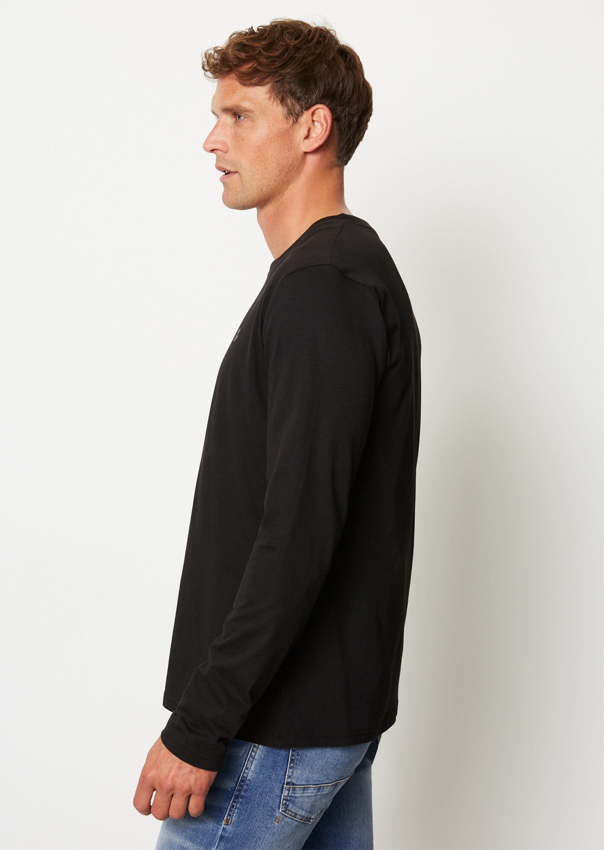 Longsleeve shaped aus reiner Bio-Baumwolle