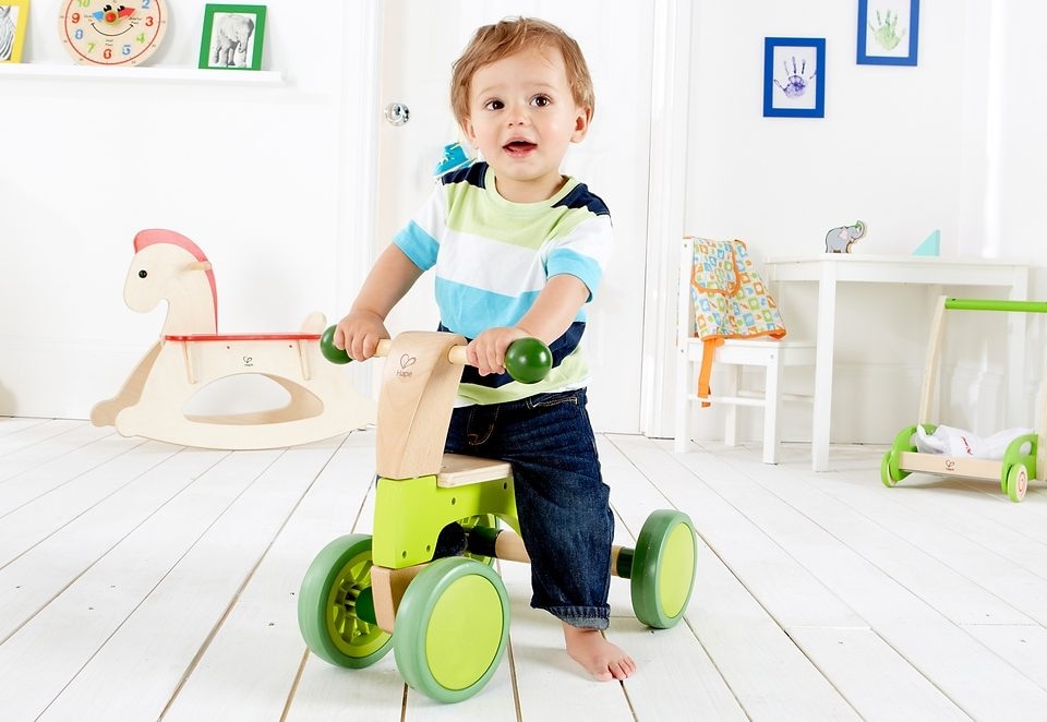 Hape Rutscher »Rutschrad« aus  Holz