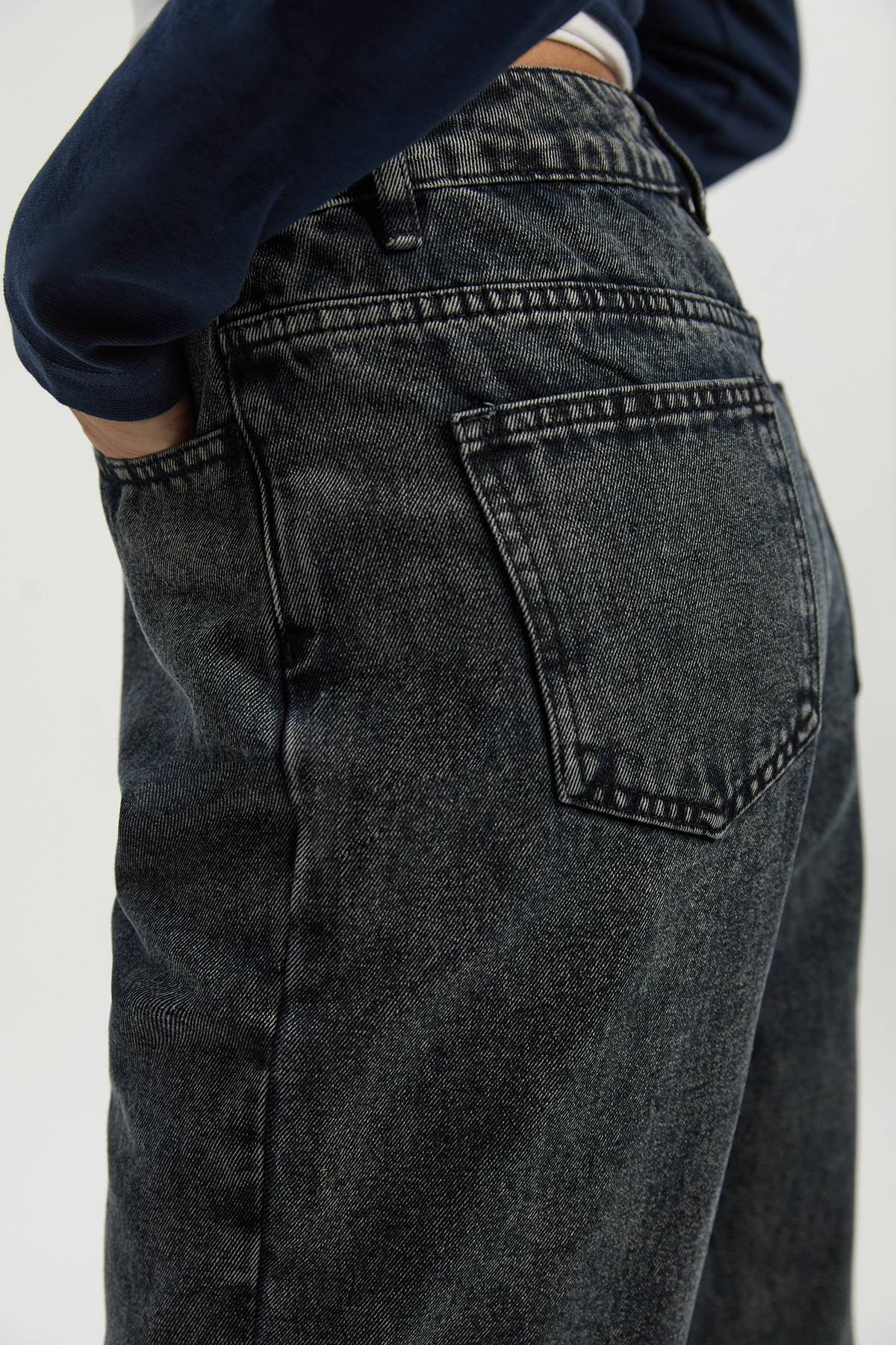 boohoo Boohoo Basics Jeans taille haute à ourlet fendu et jambe droite