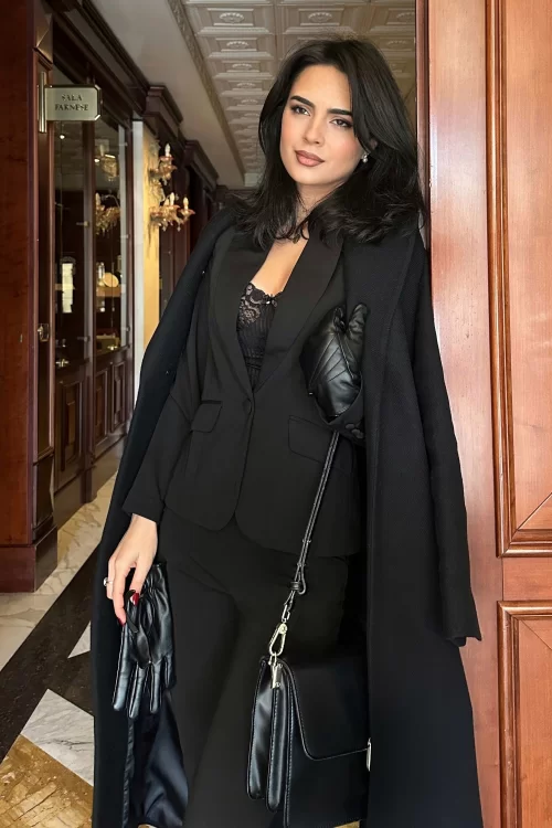 Glamour Bunny Business Babe Diadora Travel Blazer in Black