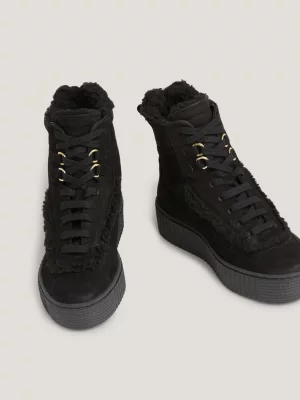 Botas essenciais de couro com cadarço e forro quente