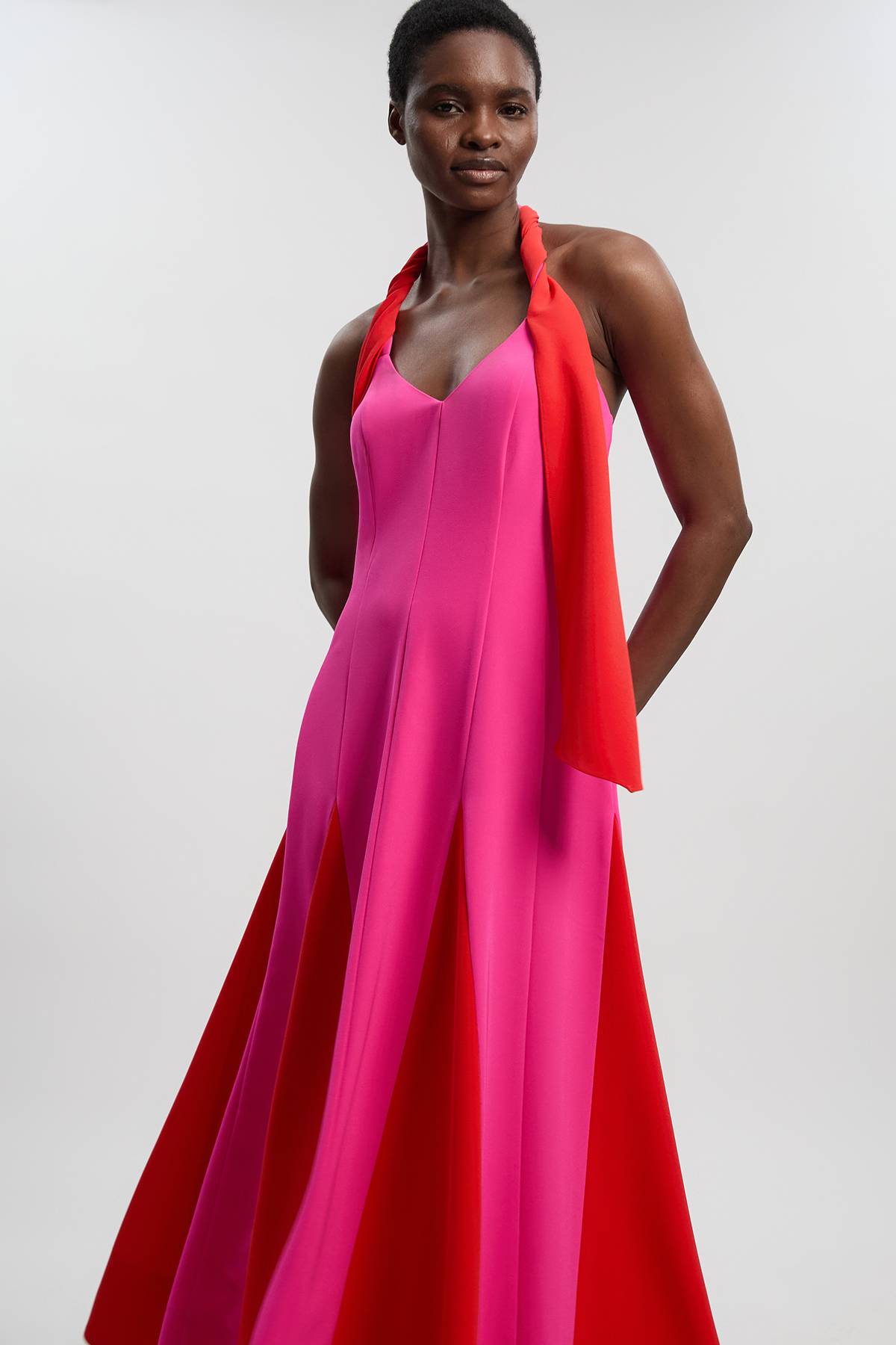 KarenMillen Robe Maxi Col Halter À Détails Color Block Tailleur Souple Petite