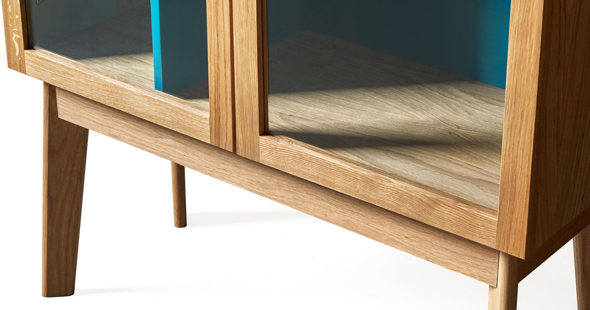 Woodman Bücherregal »Hilla« Breite 88 cm, Türen mit Glaseinsätzen, Holzfurnier aus Eiche, FSC®