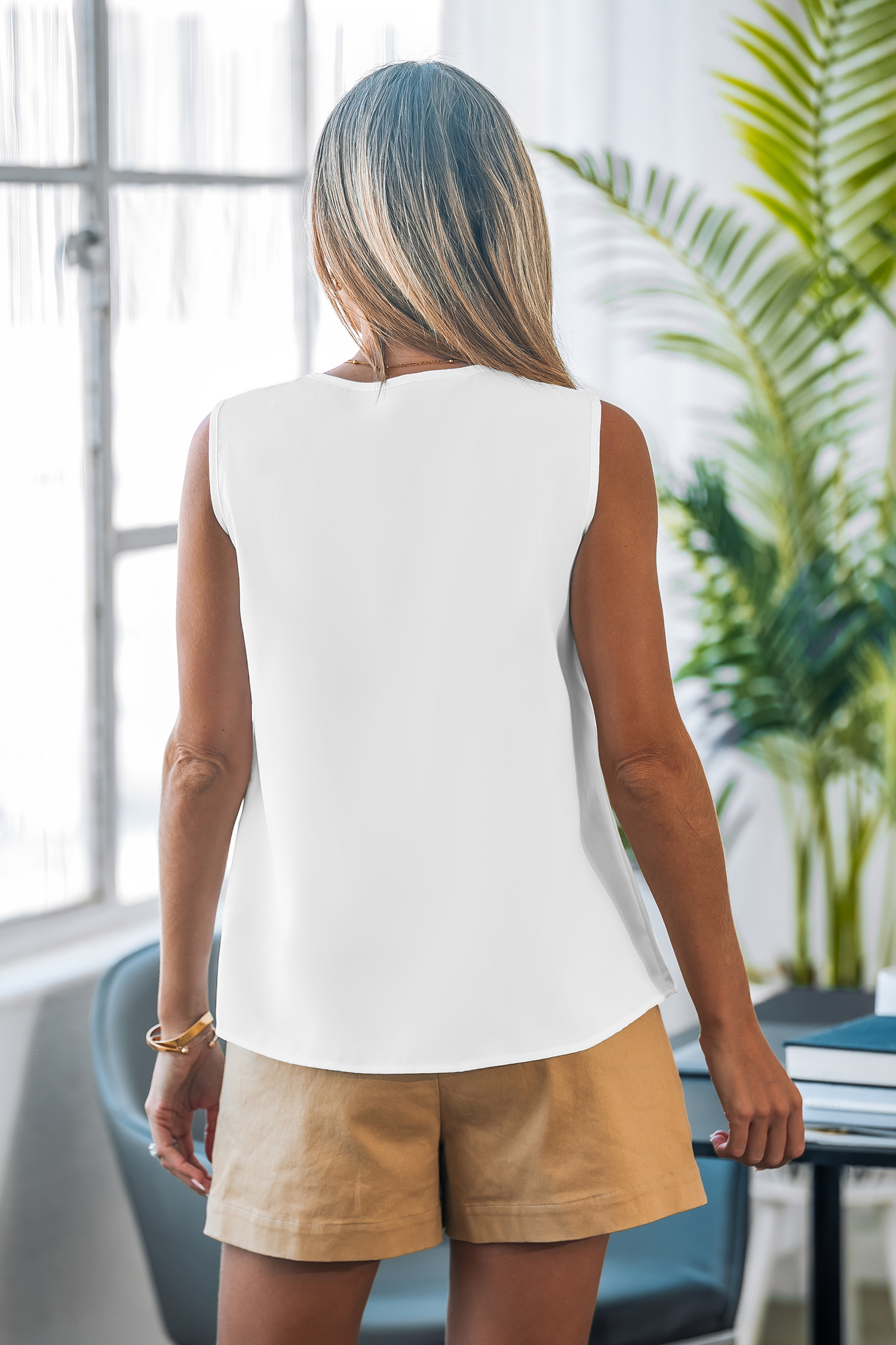 Haut sans manches à col en V blanc