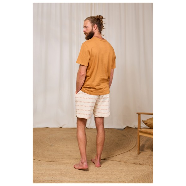 TWOTHIRDS - Neubukow - Short