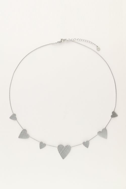 Minimalistische ketting met grote & kleine hartjes